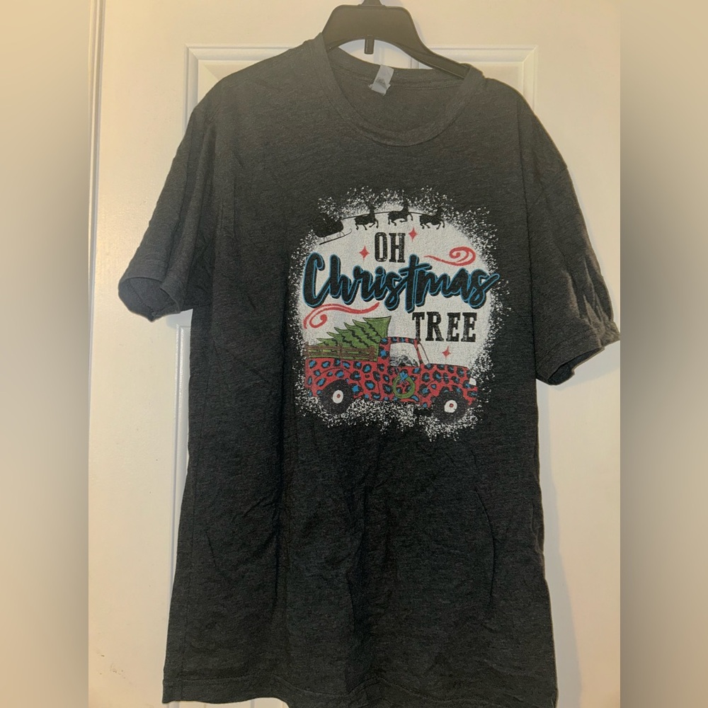 Oh Christmas tree, leopard print T-shirt, unisex medium
